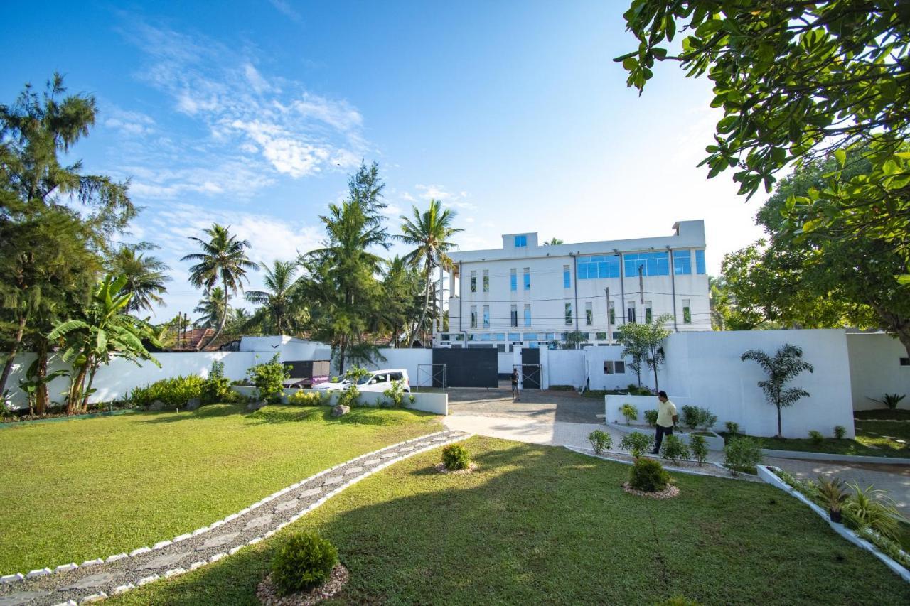 Manara Beach Resort Берувала Екстер'єр фото